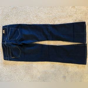 Excellent condition Paige Laurel Canyon mid-rise flair jeans.